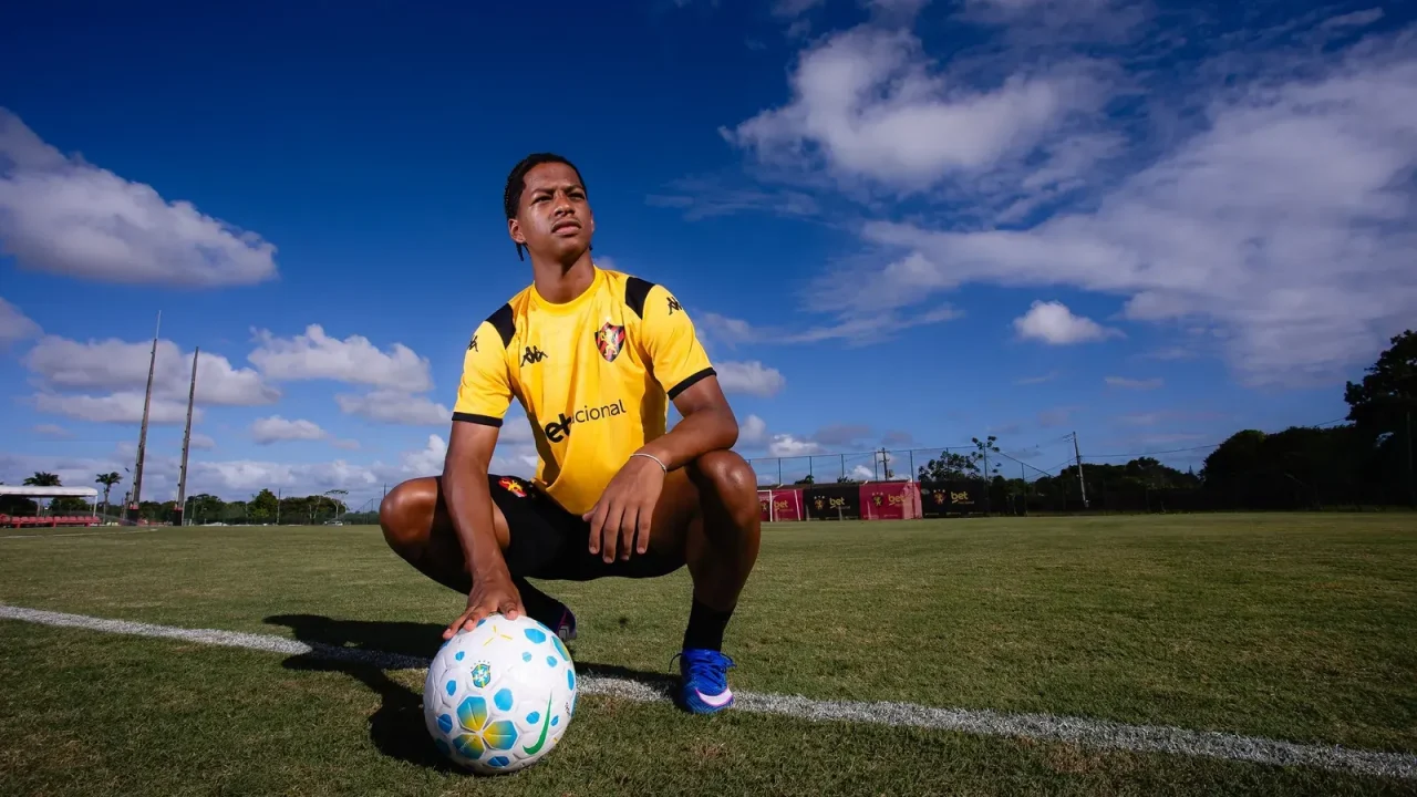Zé Lucas deixa o Sport por valor três vezes menor que o esperado; entenda a deflação da joia