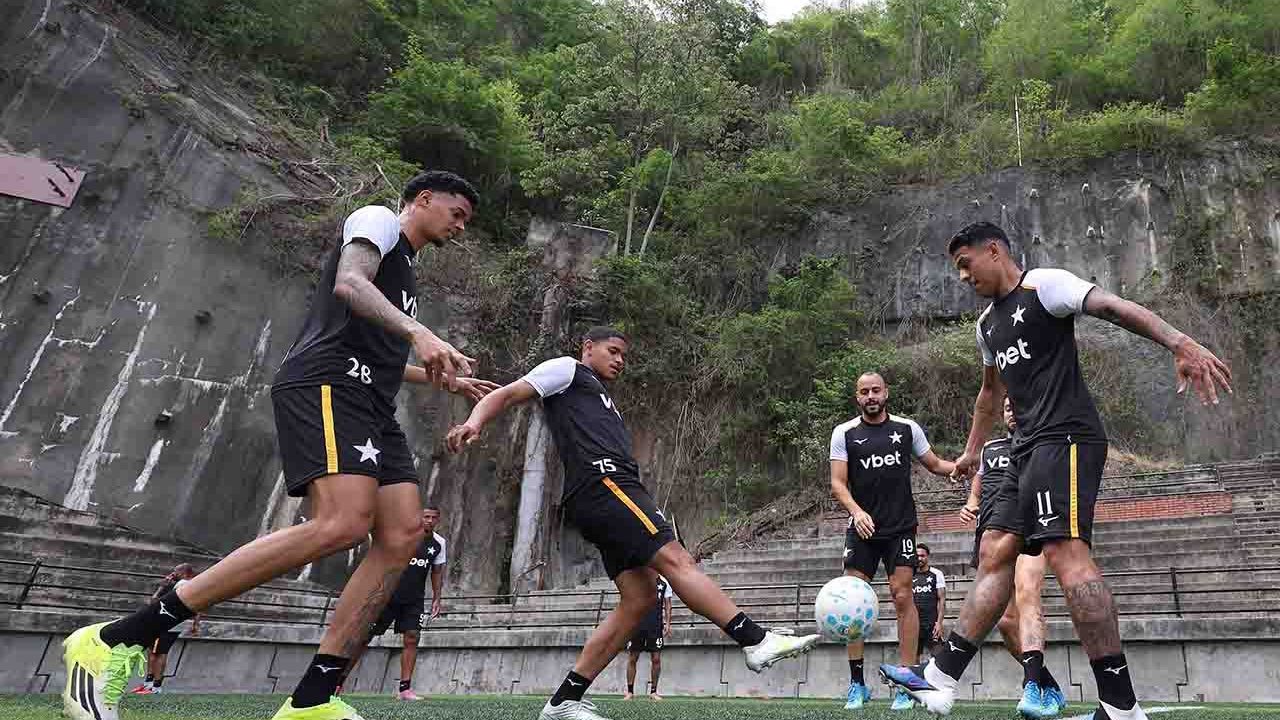 Elenco do Botafogo ganha folga e retoma treinos na sexta-feira (31) após vitória sobre o Cruzeiro