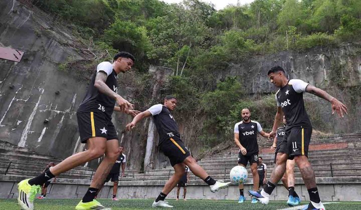 Elenco do Botafogo ganha folga e retoma treinos na sexta-feira (31) após vitória sobre o Cruzeiro
