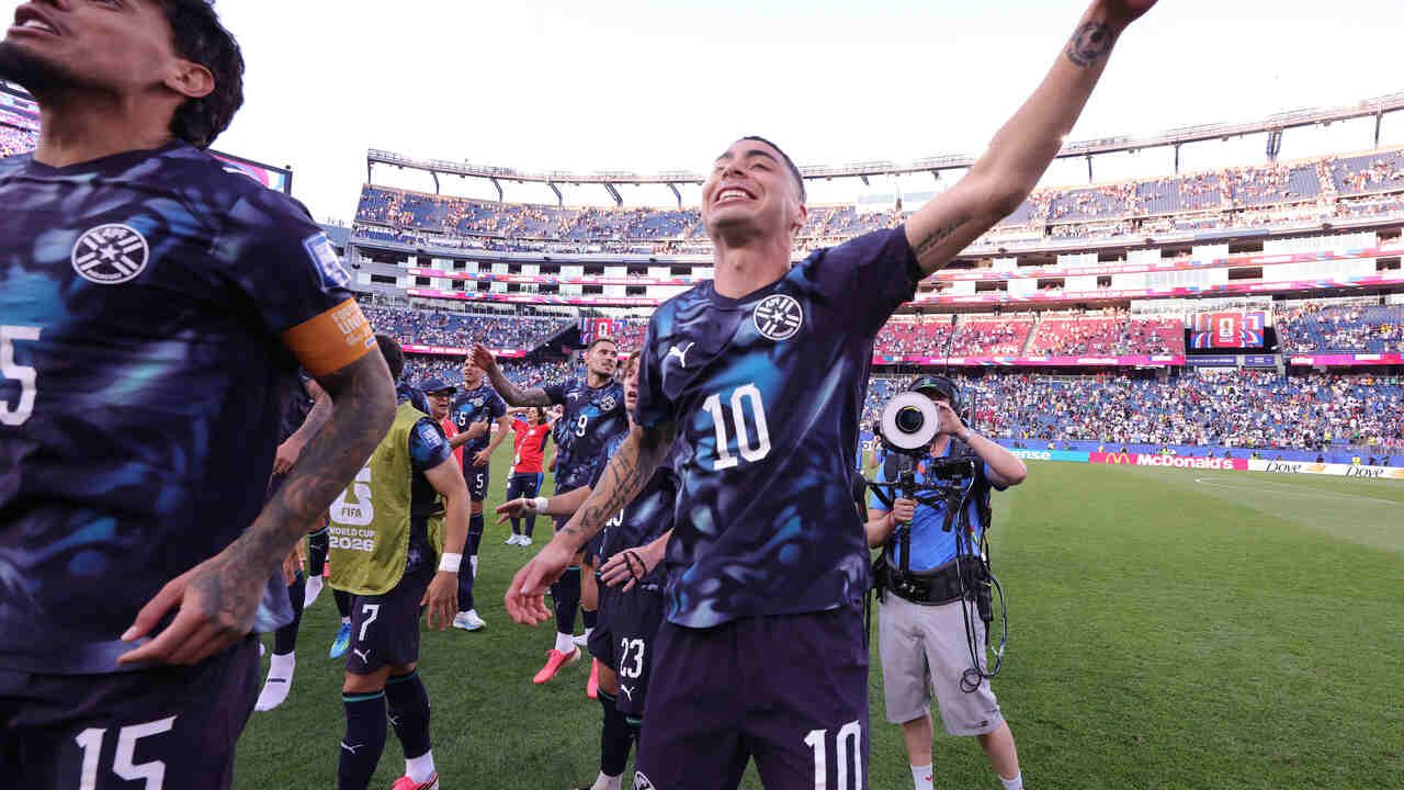 Miguel Almirón celebra momento histórico do Paraguai após classificação histórica