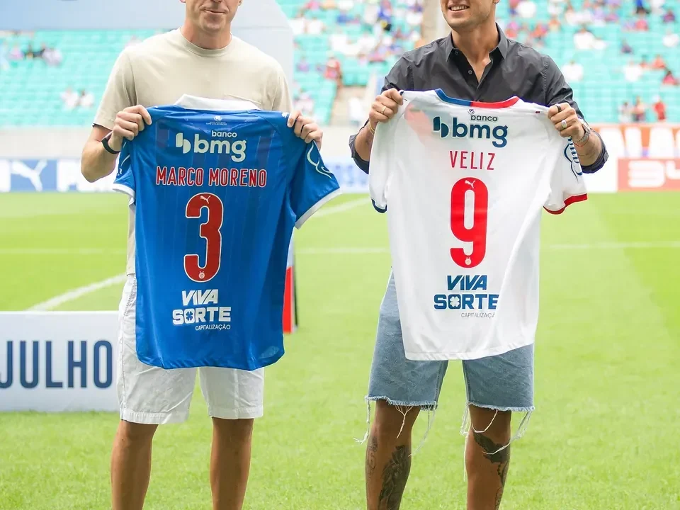 O Esporte Clube Bahia atingiu um marco histórico em seu elenco ao contratar três novos jogadores estrangeiros para o segundo semestre de 202