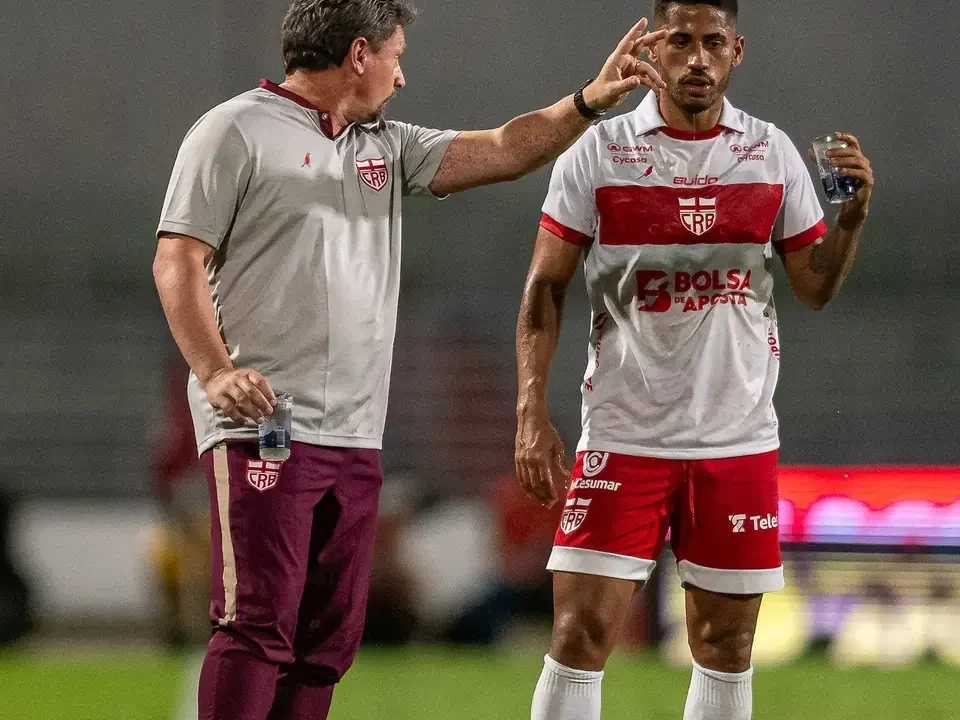 Fábio Matias estreia no CRB com empate e foco em equilíbrio e resultados