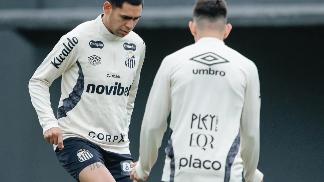 Atacante Caballero retorna ao Santos e terá oportunidades com Cuca