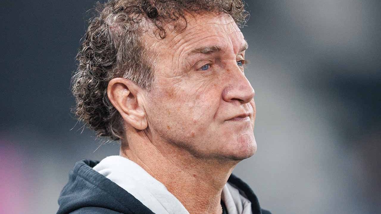 Cuca confirma cobranças no vestiário do Santos, mas pede que fiquem em segredo
