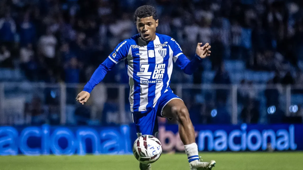 Alvo da Lazio, joia do Avaí lidera lista de jovens com mais participações em gols na temporada