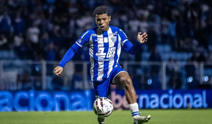 Alvo da Lazio, joia do Avaí lidera lista de jovens com mais participações em gols na temporada