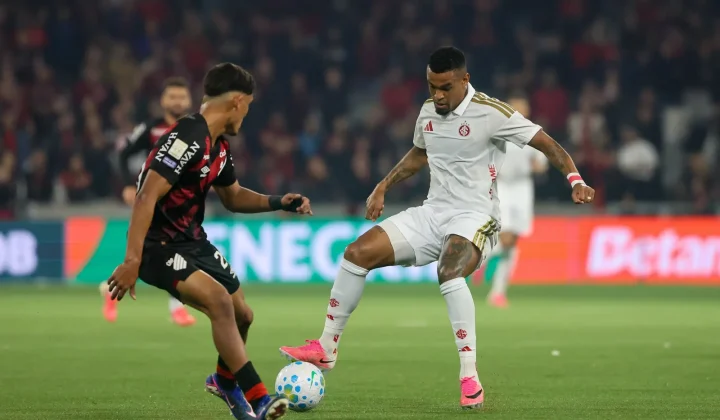 Internacional acumula falhas em campo e erros de comunicação, mas rivais mantêm time fora do Z-4
