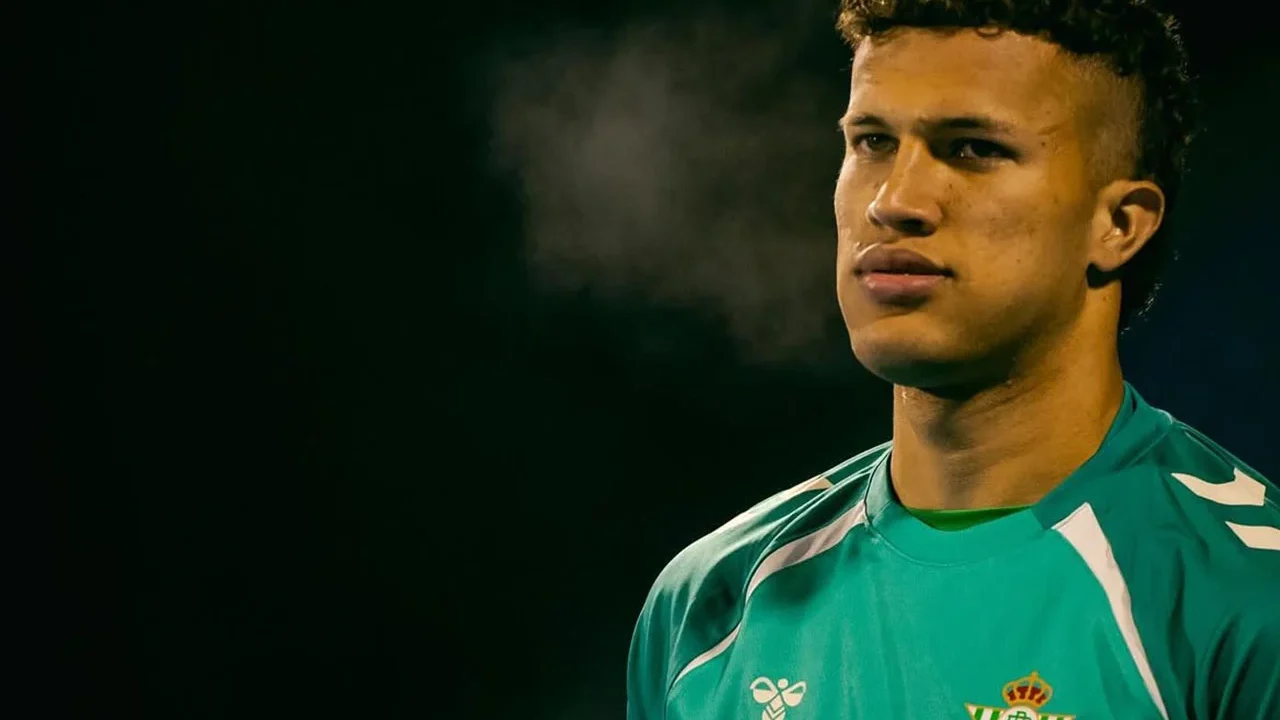Nelson Deossa recusa proposta do Vasco e decide permanecer no Real Betis