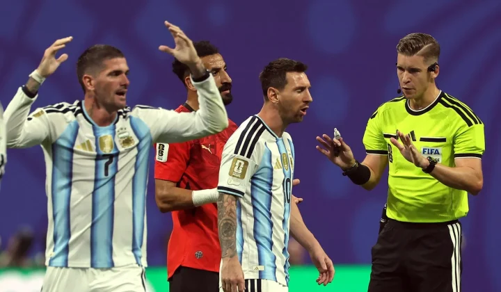 Colina defende integridade da arbitragem da Copa e nega influência de Infantino