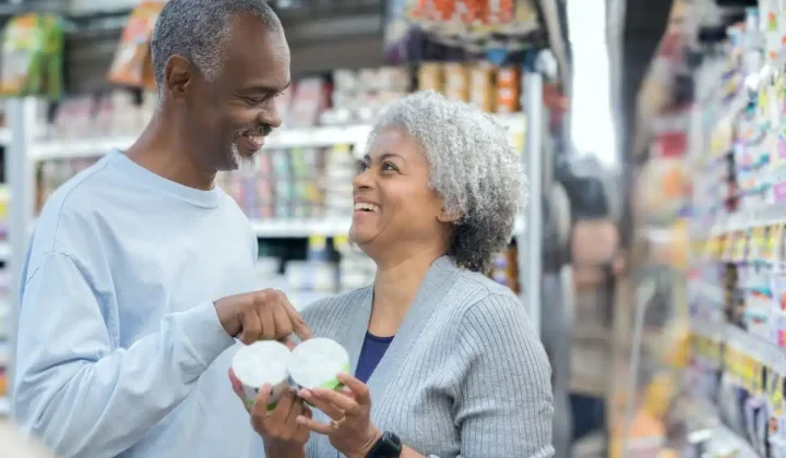 Iogurte Grego vs. Natural: O Rótulo Revela a Verdade por Trás da Proteína e Nutrientes