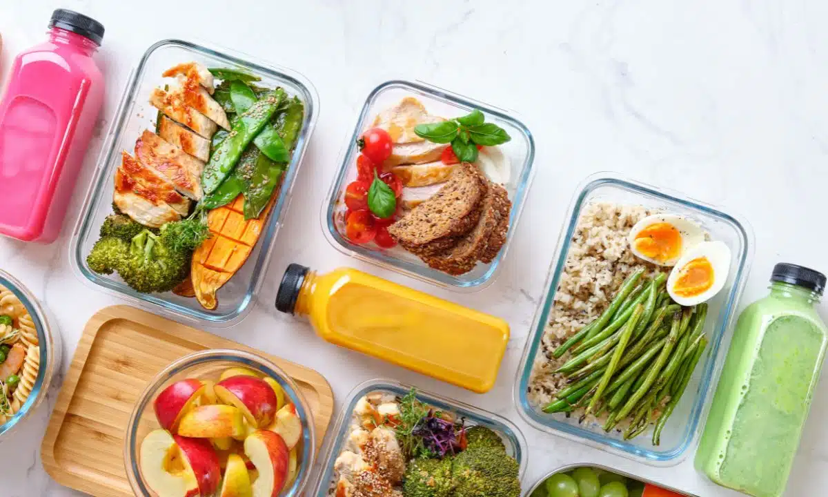 Lanche proteico sem whey: como montar opções práticas para o dia a dia de treino