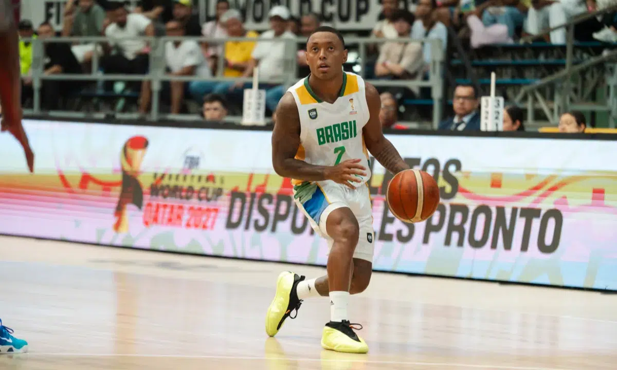 Brasil avança invicto para a segunda fase das Eliminatórias da Copa do Mundo de Basquete após goleada sobre a Colômbia