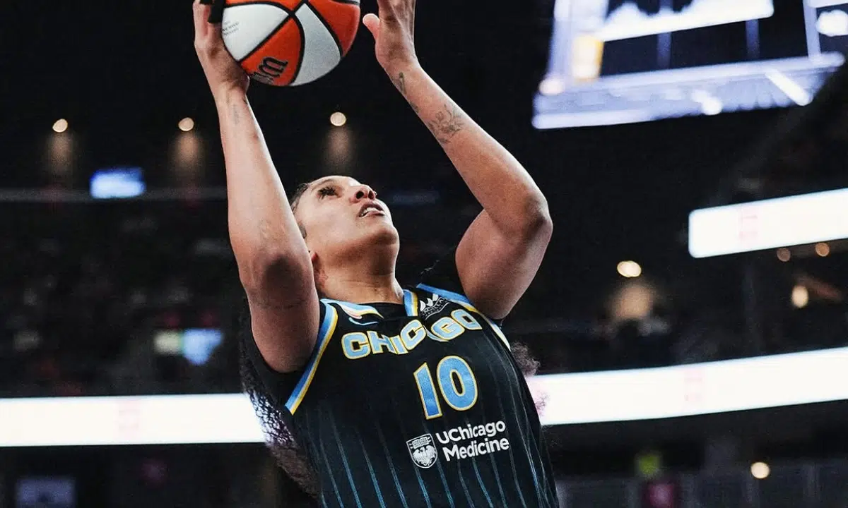 Kamilla Cardoso registra duplo-duplo em derrota do Chicago Sky na WNBA