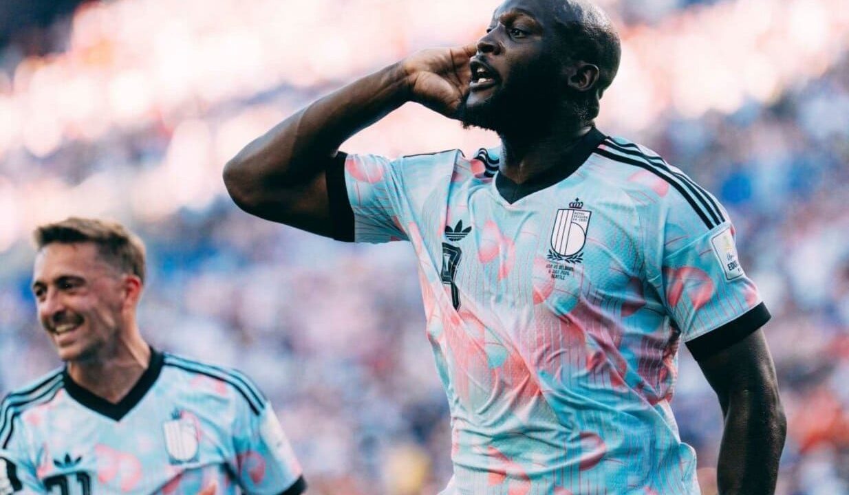 Bélgica avança às quartas de final da Copa com vitória sobre os EUA; Lukaku celebra gol