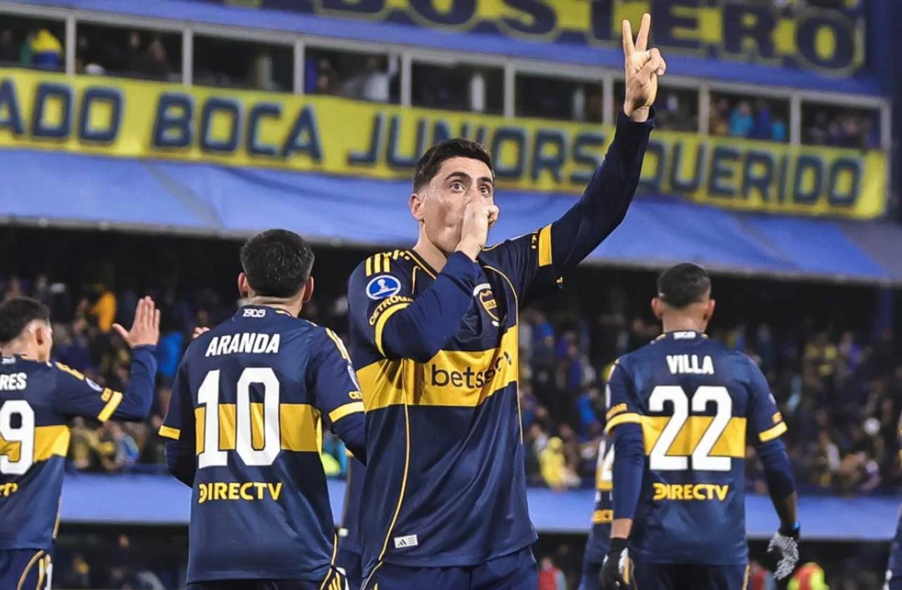 Jogadores do Boca Juniors comemoram a classificação nos pênaltis contra o O'Higgins, em Rancágua