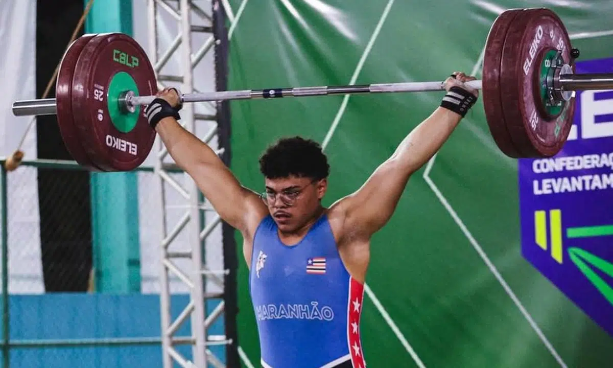 Isaac Gomes conquista sexto lugar no Mundial Sub-17 de levantamento de peso