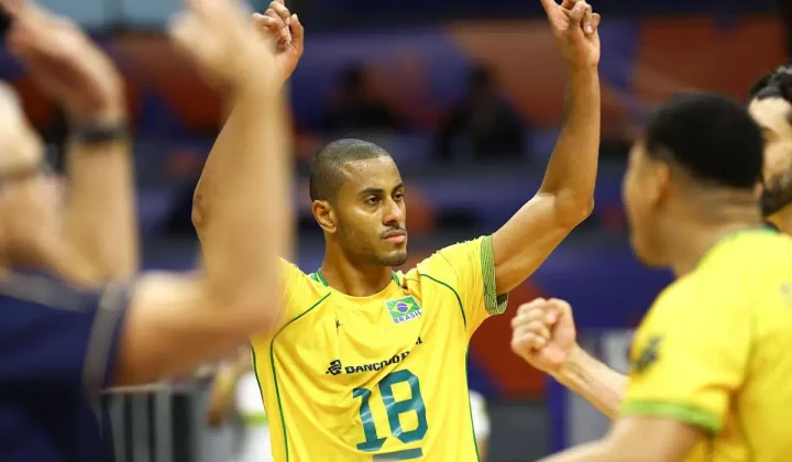 A seleção masculina de vôlei sofreu mais uma derrota na Liga das Nações de Vôlei (VNL) 2026, desta vez para a Polônia, por 3 a 0. O placar f