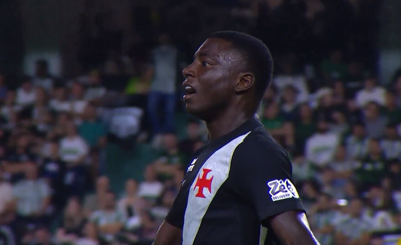 Marino, atacante do Vasco, durante partida contra o Independiente Medellín no estádio Atanasio Girardot, na Colômbia