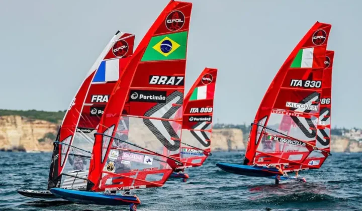 Mateus Isaac termina em 12º e Lucas Fonseca em 13º na Regata de Classes Olímpicas de Long Beach