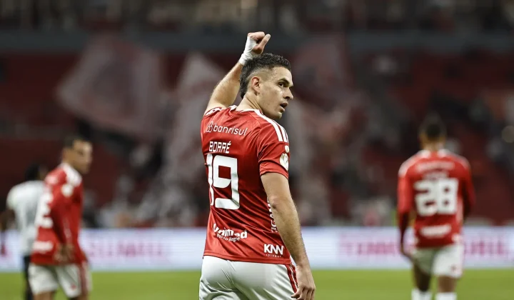 Inter retoma Brasileirão após 53 dias com bastidores agitados e elenco renovado