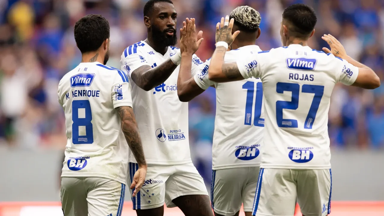 Cruzeiro demonstra carências no elenco em amistoso e busca por reforços se intensifica