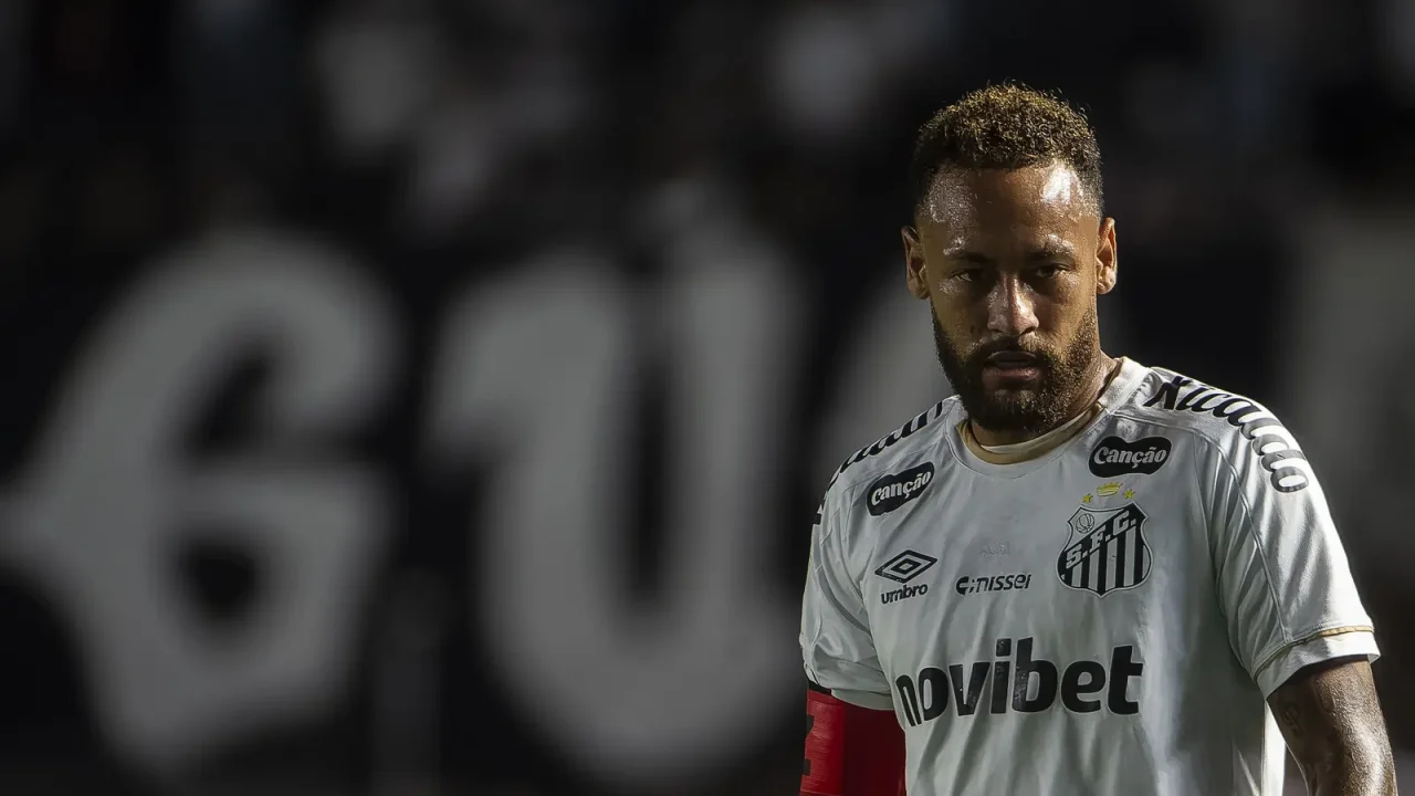 Neymar é criticado por cobrança agressiva a jovens no vestiário do Santos e clima esquenta no elenco