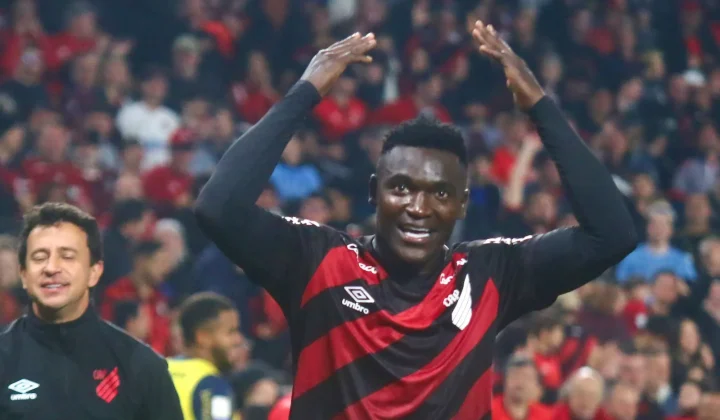 Kevin Viveros empata na artilharia do Brasileirão com gol na vitória do Athletico sobre o Inter