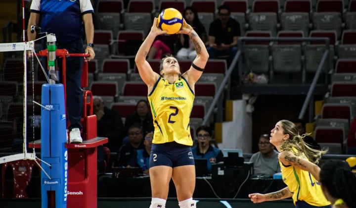 Bruninha celebra título inédito na Copa Sul-Americana e segue com a Seleção antes de voltar ao Londrina