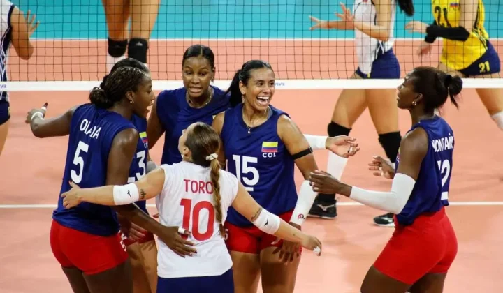 Colômbia, de técnico brasileiro, é primeira finalista da Copa Sul-Americana feminina de vôlei