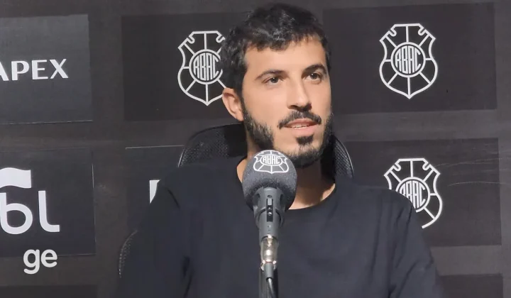 CEO do Rio Branco-ES pede desculpas à torcida e admite erros, prometendo mudanças para 2027