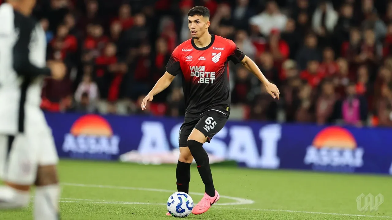 Athletico poupa titulares e tem retorno de Arthur Dias contra o Corinthians
