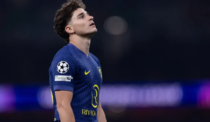 RFEF abre investigação contra Barcelona por assédio a Julián Álvarez; clube pode perder pontos e ser punido com estádio fechado