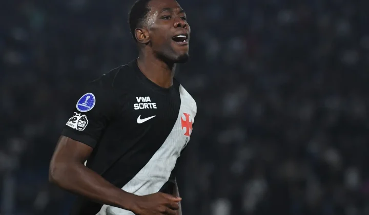 Cuesta celebra recuperação no Vasco e projeta duelo contra o Fluminense pela Copa do Brasil