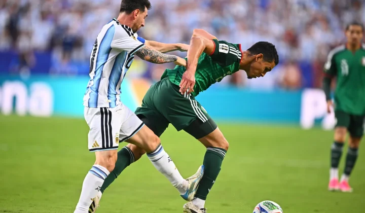 Argentina enfrenta Inglaterra em semifinal da Copa com questionamentos sobre seu caminho