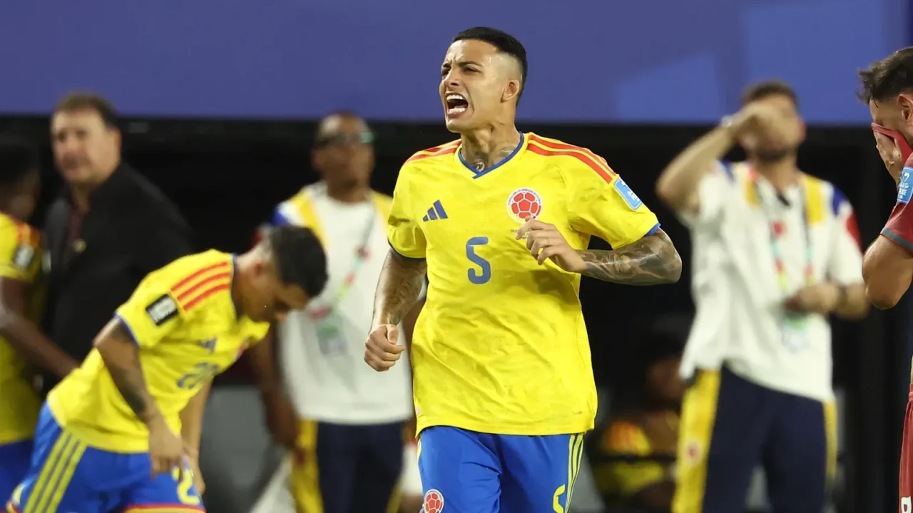 Vasco abre negociações pelo volante Kevin Castaño, do River Plate, enquanto espera definição de Sosa