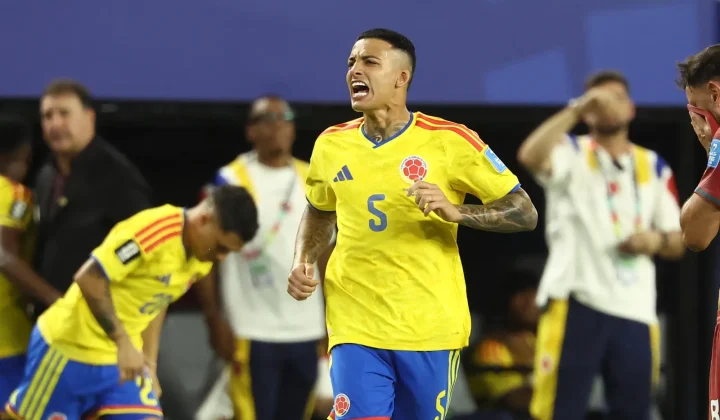 Vasco abre negociações pelo volante Kevin Castaño, do River Plate, enquanto espera definição de Sosa