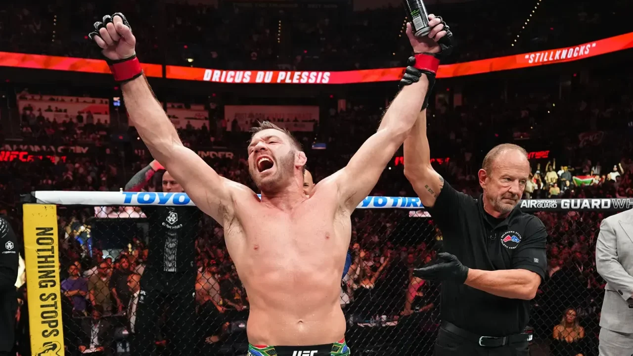Dricus Du Plessis reafirma sua posição no peso-médio do UFC ao derrotar o experiente Kamaru Usman por decisão unânime. O embate, que movimen