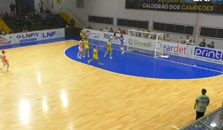 O Praia Clube saiu na frente, mas o Cascavel buscou o empate em um jogo emocionante pela 12ª rodada da Liga Nacional de Futsal (LNF). A part