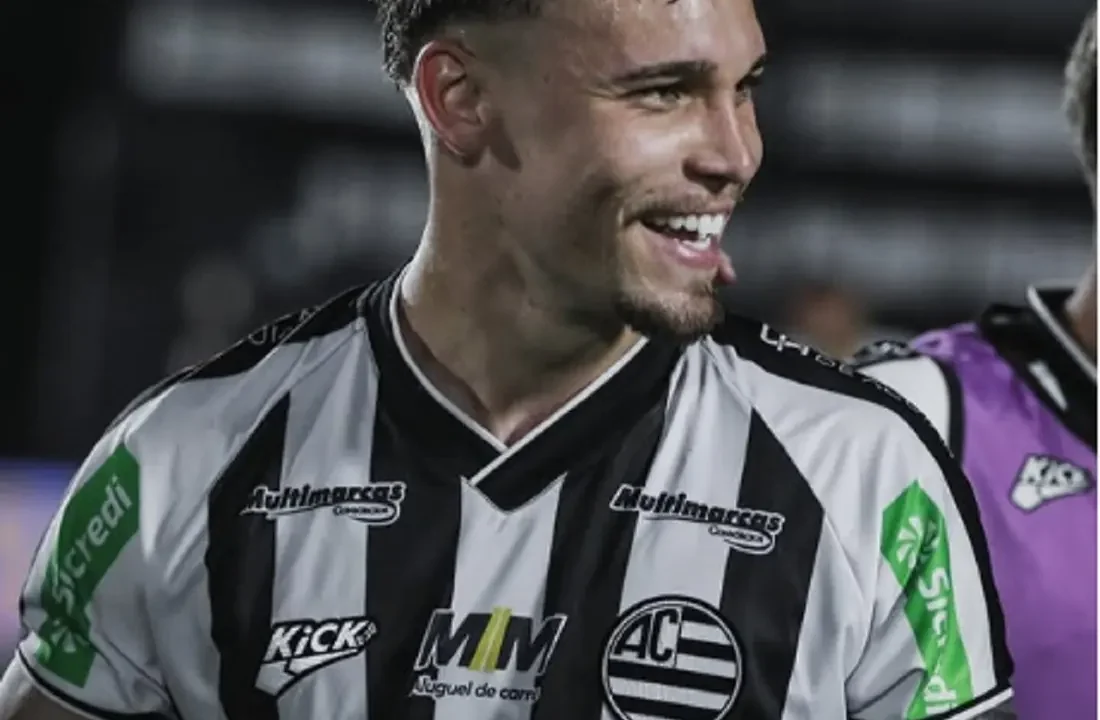Negrucci estreia com gol pelo Athletic e celebra primeiro passo como profissional na Série B