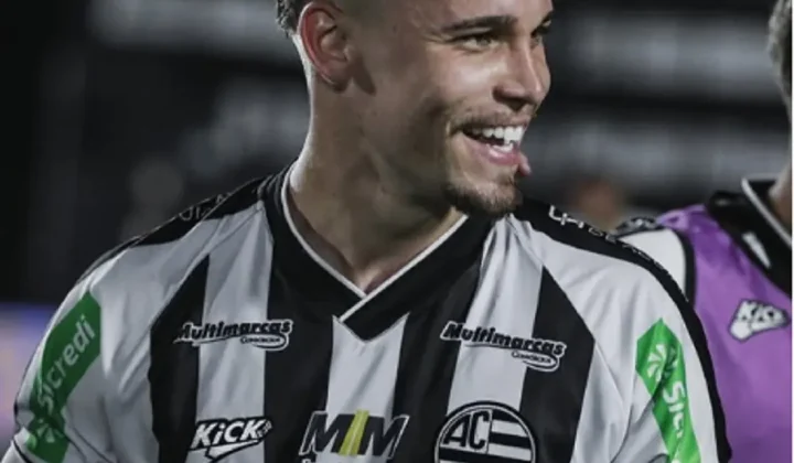 Negrucci estreia com gol pelo Athletic e celebra primeiro passo como profissional na Série B