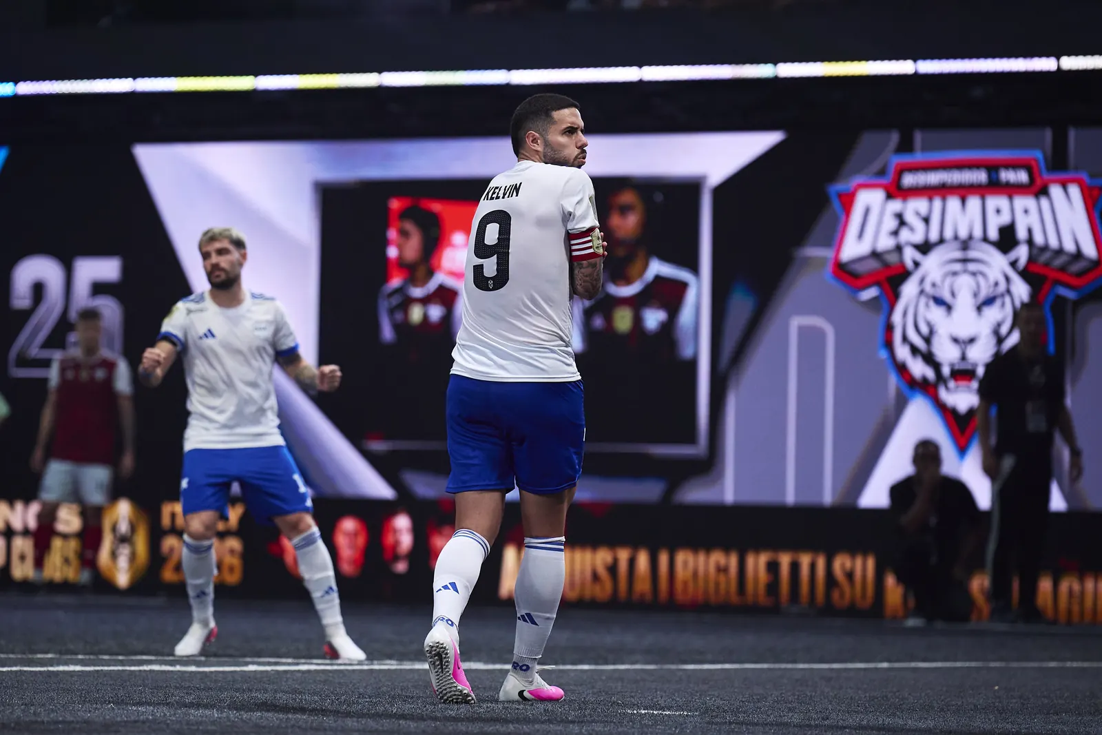 Jogadores da Furia comemoram gol contra o Los Troncos no Mundial da Kings League