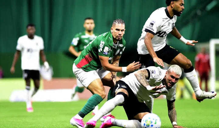 Palmeiras lidera, mas derrota para o Atlético-MG expõe dificuldades no controle de jogo