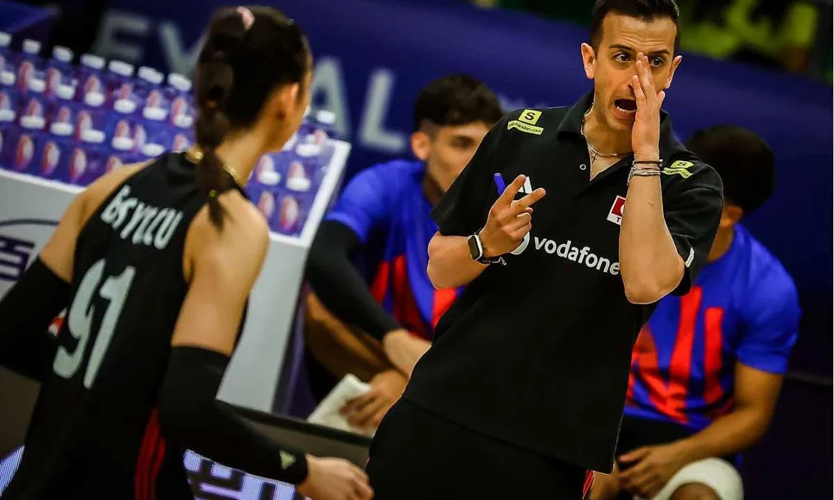 Santarelli exalta Brasil e chama Zé Roberto de ‘professor’ antes da final da VNL feminina