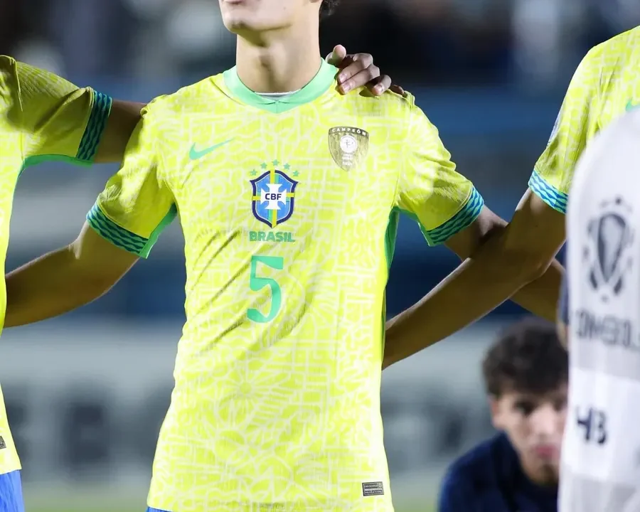 Vinicius Rocha volta à Seleção Brasileira Sub-17 após lesão no tornozelo