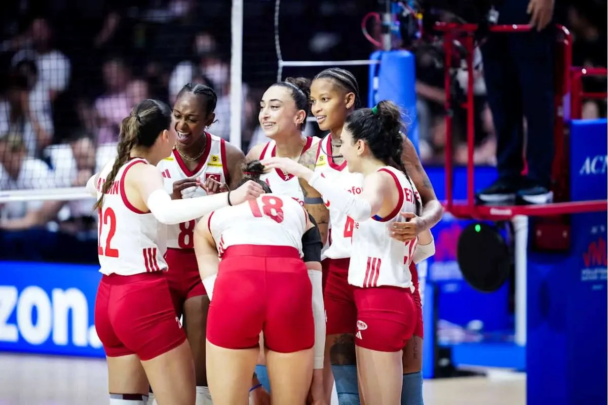 Jogadora Melissa Vargas em ação pela Turquia na Liga das Nações de Vôlei