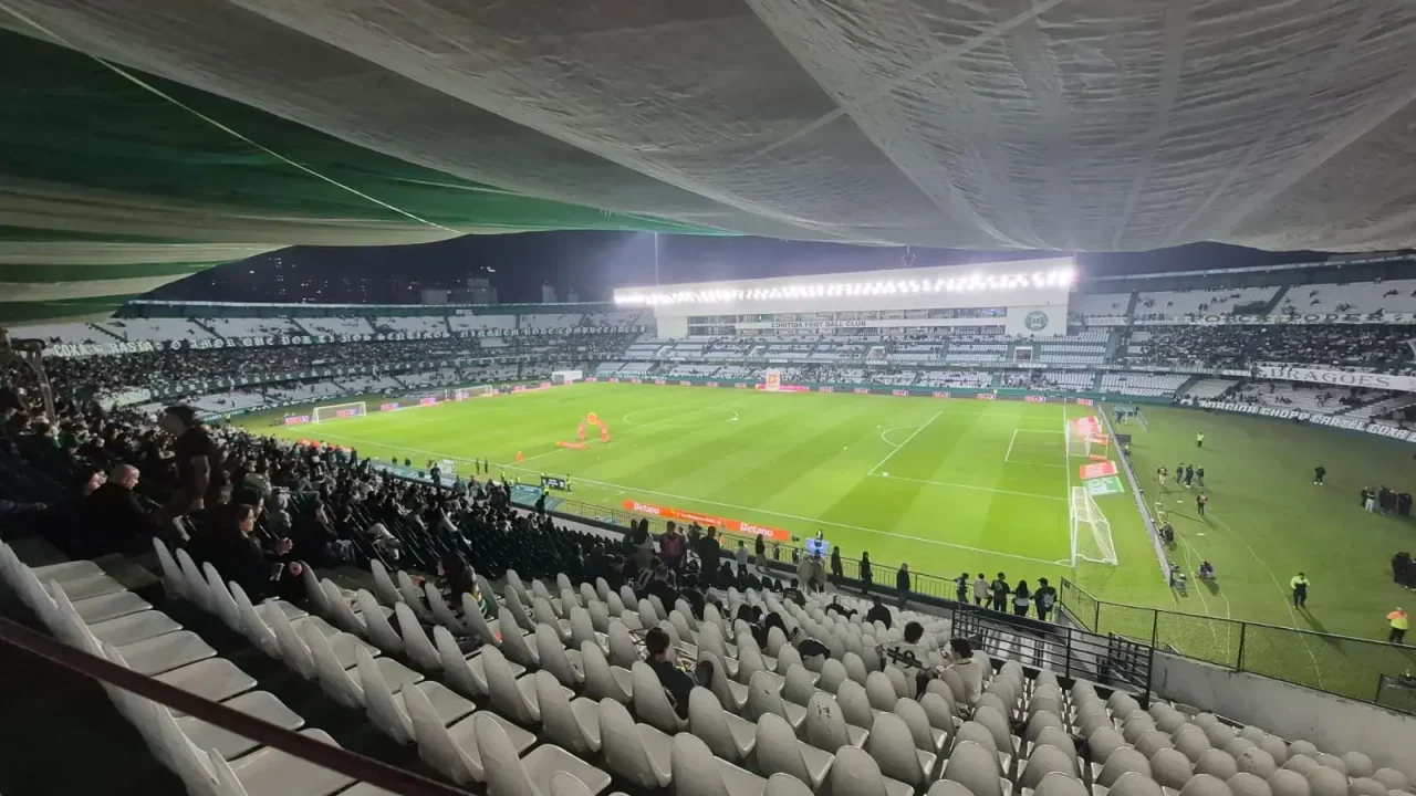 Coritiba x Cruzeiro: onde assistir, horário, prováveis escalações e arbitragem pela 21ª rodada