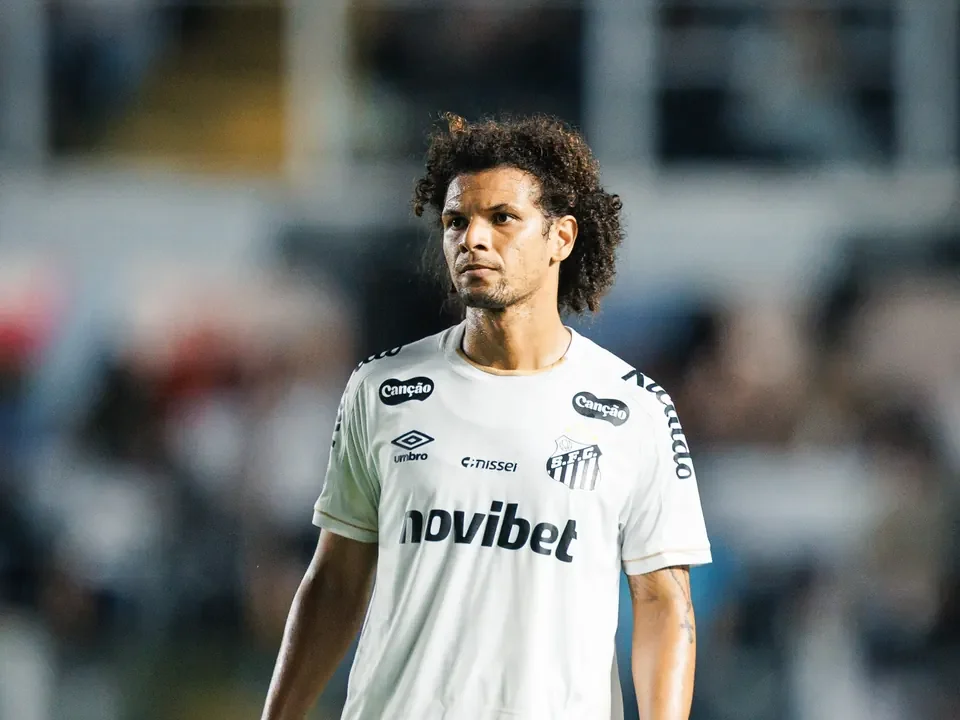 Cuca e Willian Arão têm novo atrito no vestiário do Santos após jogo da Sul-Americana, mas resolvem em 24 horas