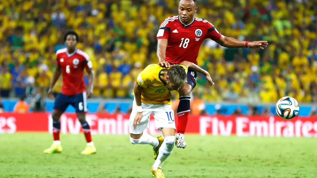 Punições por faltas graves no futebol: de Neymar a Victor Gabriel, um histórico de decisões inconsistentes