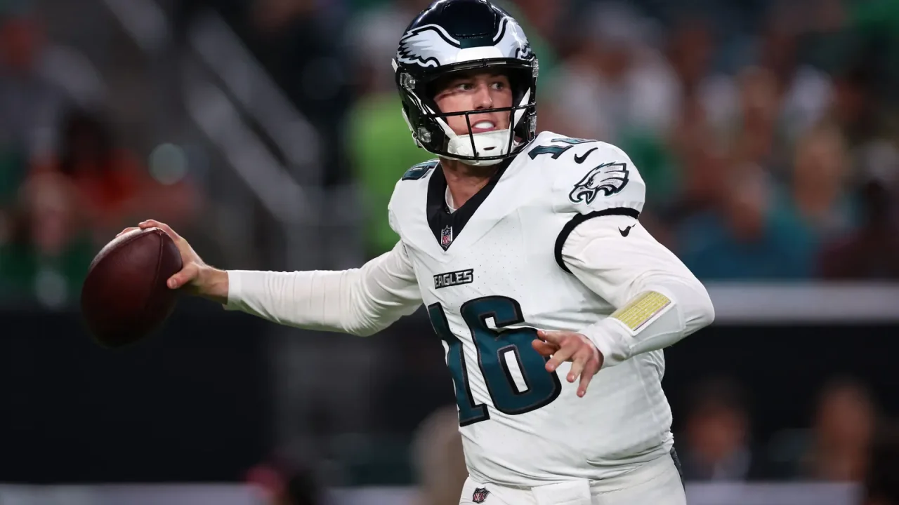 Bengals fecham pré-temporada da NFL com campanha perfeita; QB com bandeira do Brasil vai mal pelos Eagles