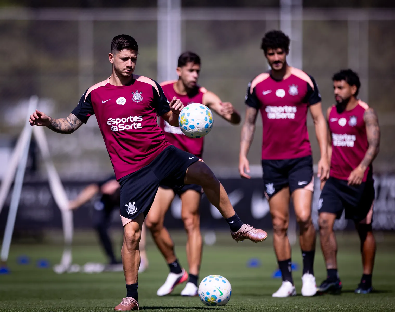 Jogadores do Corinthians durante treinamento preparatório para a Copa do Brasil.